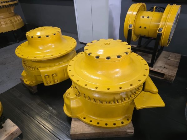 Komatsu 275-5EO FINAL DRIVES