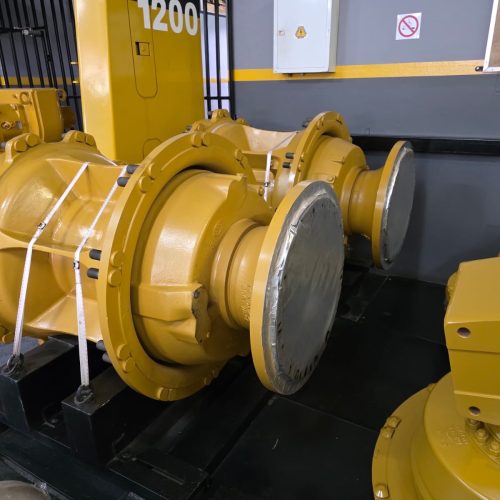 5a680094-16d6-4ae8-a729-efa6fbfb96b1 2 X CAT 777F FINAL DRIVES