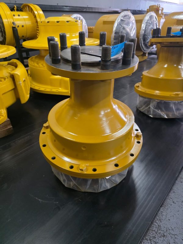 8f2f4205-9fc3-4df3-860d-f91129593b15 2 X CAT 16G/H FINAL DRIVE