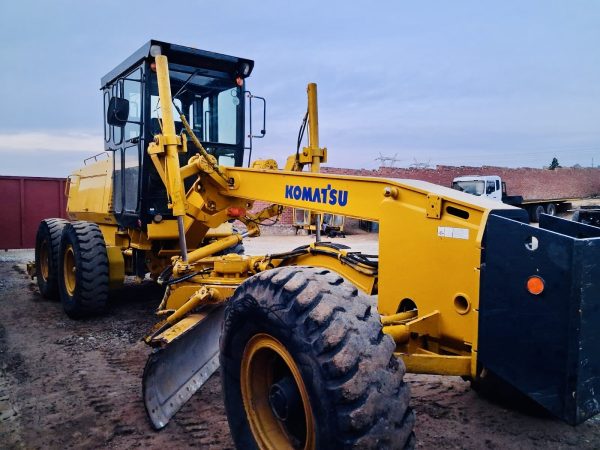 KOMATSU GD530 GRADER