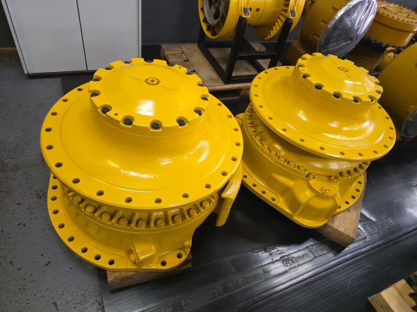 Komatsu 275-5EO FINAL DRIVES