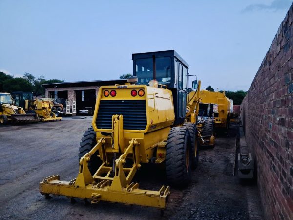 KOMATSU GD530 GRADER